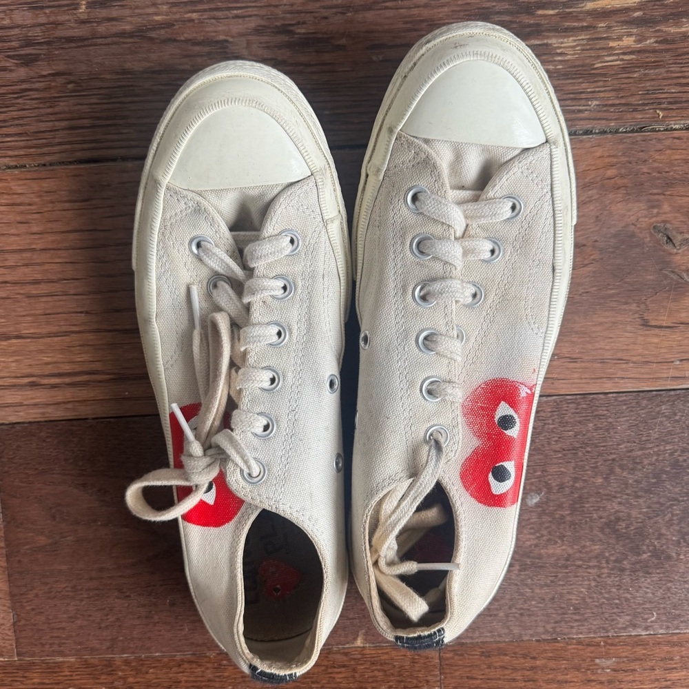 Comme des Garçons PLAY x Converse Chuck Taylor All Star Low Cream Red Heart 7/9